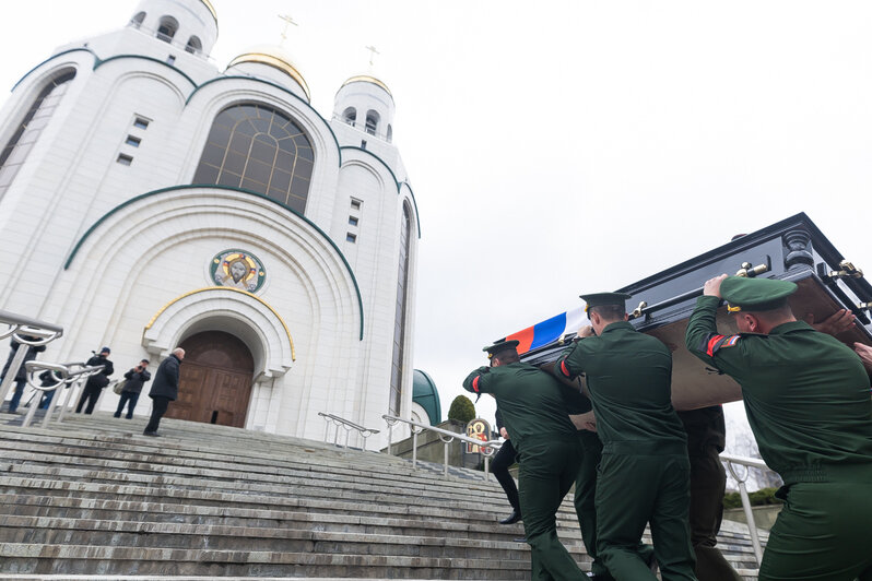 Калининградцы простились с Героем России Сергеем Чебнёвым (фоторепортаж) - Новости Калининграда | Фото: Александр Подгорчук / «Клопс»