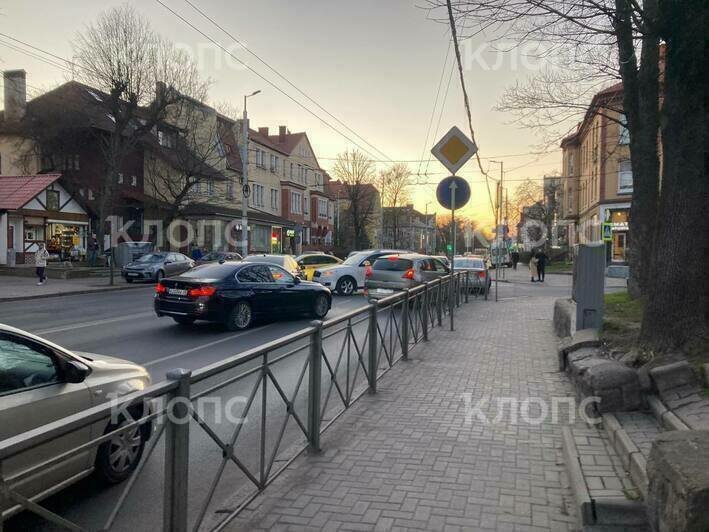 Собралась километровая пробка: в Калининграде на Мира произошло ДТП  - Новости Калининграда