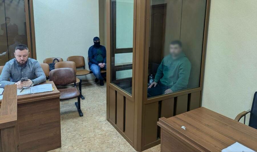 Депутат Р. из Янтарного в зале Ленинградского районного суда | Фото: областная прокуратура