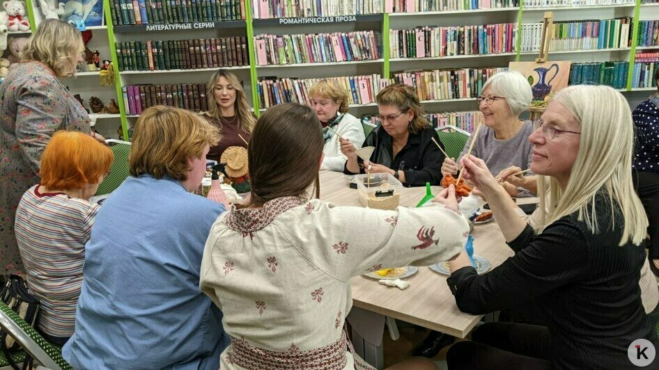 Прямо во время открытия в библиотеки шли творческие мастер-классы и концерт | Фото: «Клопс»