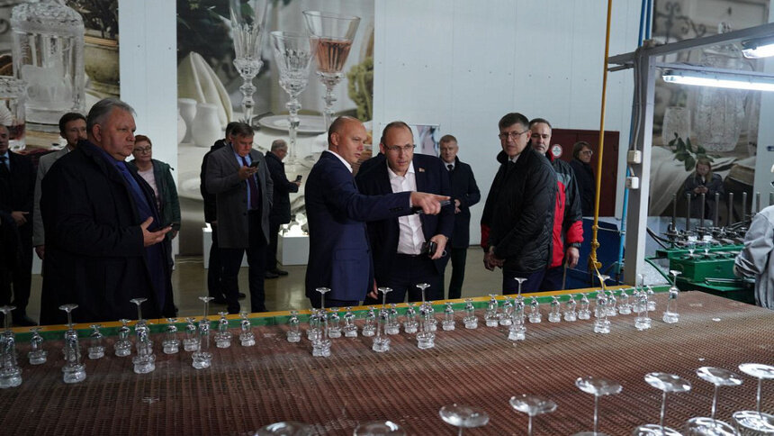 Калининградская делегация побывала на крупнейшем стекольном заводе Беларуси   - Новости Калининграда | Фото: пресс-служба регионального парламента
