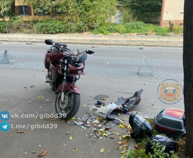 На Дзержинского из-за аварии у пассажирки мотоцикла в двух местах сломана нога   - Новости Калининграда | Фото: Госавтоинспекция Калининградской области