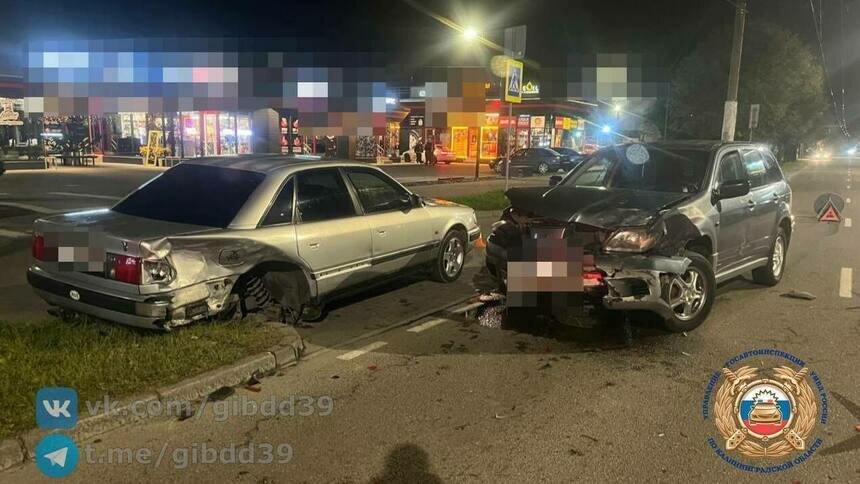 Оторванное колесо и пострадавшая пассажирка. На Московском проспекте два молодых водителя устроили «салочки» - Новости Калининграда | Фото: Госавтоинспекция Калининградской области