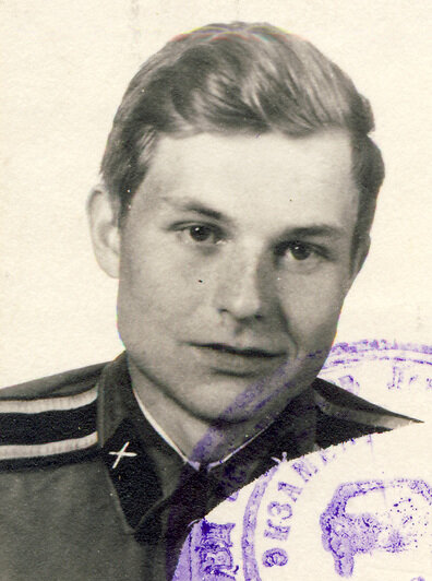 1980 год. Фотография на первых водительских правах. Ленинградское высшее военно-политическое училище ПВО. | Фото: архив героя публикации