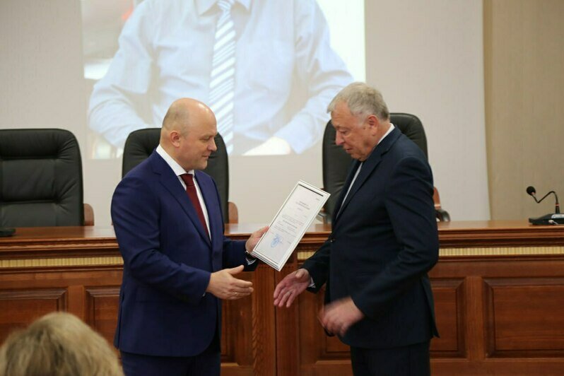 В Калининградском областном суде проводили в почётную отставку заместителя председателя суда Николая Ларина - Новости Калининграда | Фото: областной суд