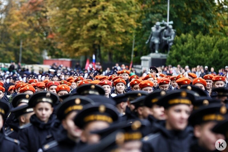 Калининградские кадеты приняли присягу у мемориала 1 200 гвардейцам (фоторепортаж)   - Новости Калининграда | Фото: Александр Подгорчук / «Клопс»