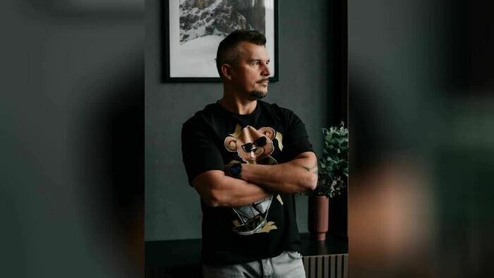 Мужчина занялся ещё одним бизнесом, чтобы его семья ни в чём не нуждалась. | фото: семейный архив