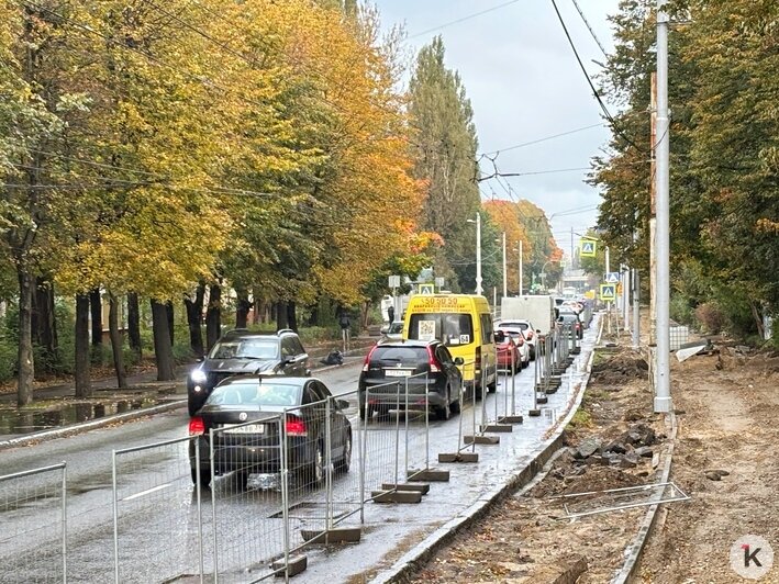 Калининградцы стонут от пробок на Дзержинского и винят во всём новые лежачие полицейские (фото) - Новости Калининграда | Фото: Александр Подгорчук / «Клопс»