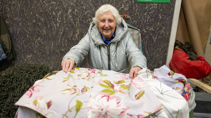 Тамара Васильевна Новикова, 89 лет, два года как волонтер. | Фото: Александр Мелехов