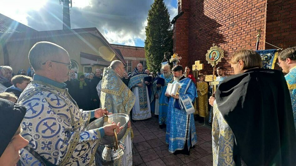 В калининградском храме Покров день превратили в городской праздник с пирожками и оркестром (фото)   - Новости Калининграда | Фото: приход Покрова Пресвятой Богородицы