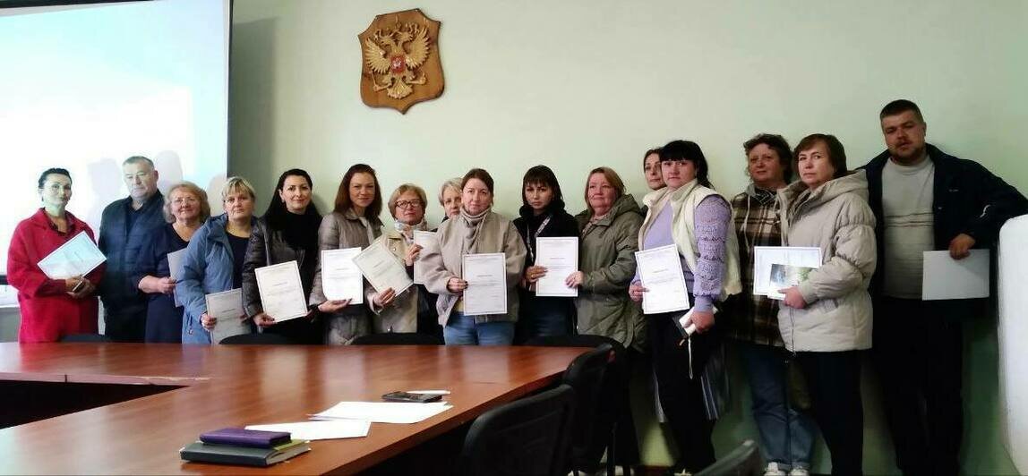 В субботниках участвуют и дети, и взрослые. | Фото: соцсети министерства природных ресурсов и экологии Калининградской области
