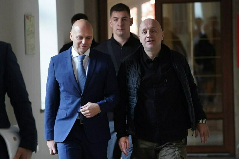 Захар Прилепин прилетел в Калининград и предложил создать в России аналог Нобелевской премии - Новости Калининграда | Фото: телеграм-канал Алексея Беспрозванных
