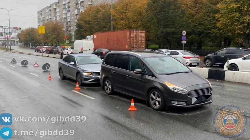 На Московском проспекте «немец» врезался в «американца»  - Новости Калининграда | Фото: ГАИ Калининградской области 