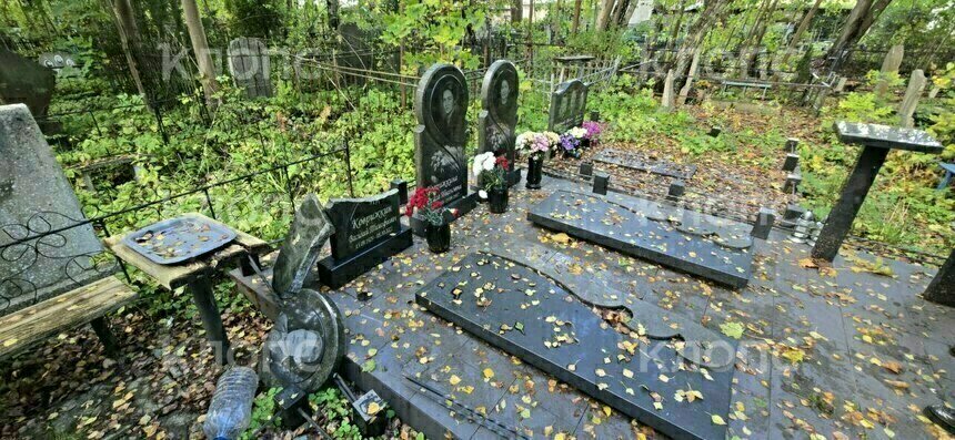 На старом кладбище в Калининграде вандалы дважды разгромили могилу ветерана труда  - Новости Калининграда | Фото: очевидец