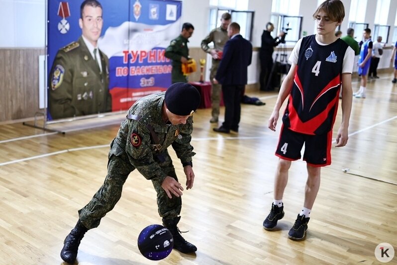 В Калининграде начался турнир по баскетболу среди школьников (фоторепортаж) - Новости Калининграда | Фото: Александр Подгорчук / «Клопс»