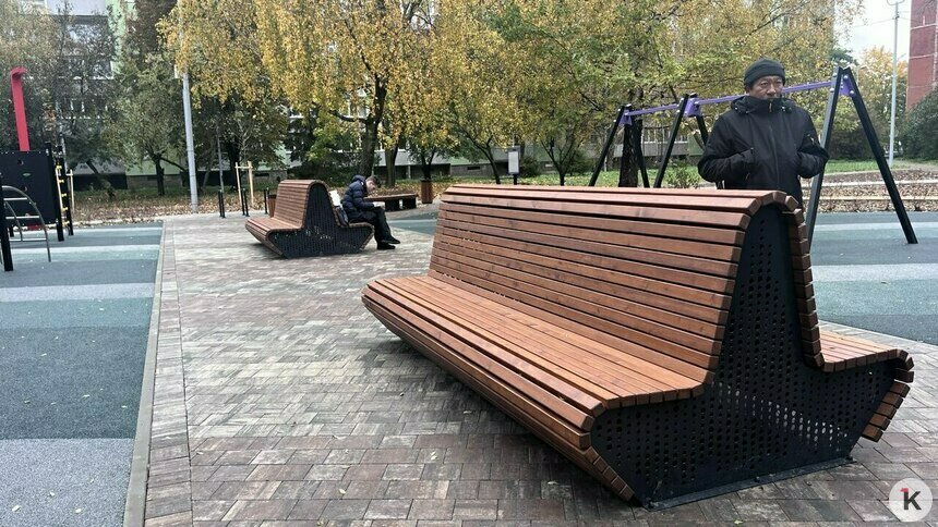 Первыми новый сквер на Острове облюбовали ночные пьянчуги, знающие толк в красоте (фото) - Новости Калининграда | Фото: Александр Подгорчук / «Клопс»