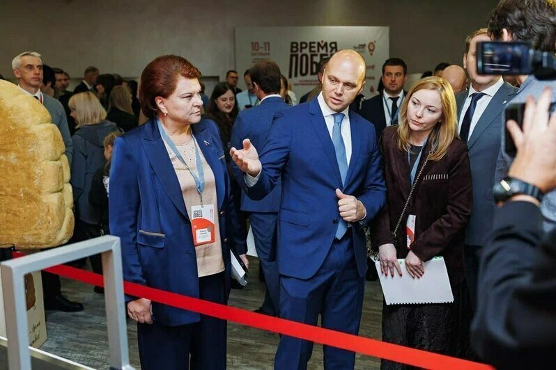 Вдохновение и новые партнёрства. Как в Светлогорске прошёл VII Международный форум «Вселенная бизнеса. Время Побед» (фоторепортаж) - Новости Калининграда
