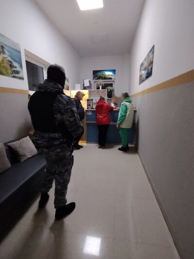 Калининградские приставы показали, как опечатали скандальное кафе «Белла Донна» (фото)  - Новости Калининграда | Фото: УФССП Калининградской области  Калининградские приставы показали, как опечатали скандальное кафе «Белла Донна» (фото)  - Новости Калининграда | Фото: УФССП Калининградской области