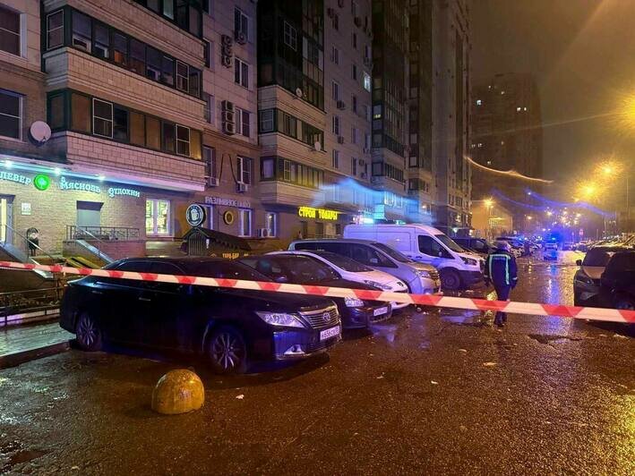 В Подмосковье беспилотник атаковал 16-этажку, есть раненые (фото) - Новости Калининграда | Фото: телеграм-канал губернатора Московской области Алексея Воробьёва В Подмосковье беспилотник атаковал 16-этажку, есть раненые (фото) - Новости Калининграда | Фото: телеграм-канал губернатора Московской области Алексея Воробьёва