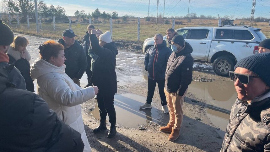 Власти Янтарного ответили жителям, которые ходят по грязи в кромешной темноте   - Новости Калининграда | Фото: администрация Янтарного городского округа Власти Янтарного ответили жителям, которые ходят по грязи в кромешной темноте   - Новости Калининграда | Фото: администрация Янтарного городского округа