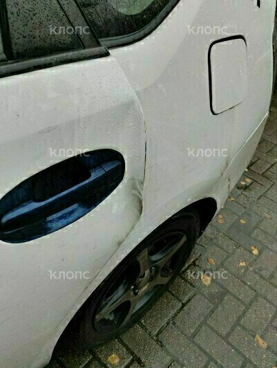 В Калининграде пассажиры такси повредили два автомобиля и сбежали с места происшествия   - Новости Калининграда | Фото: очевидцы В Калининграде пассажиры такси повредили два автомобиля и сбежали с места происшествия   - Новости Калининграда | Фото: очевидцы