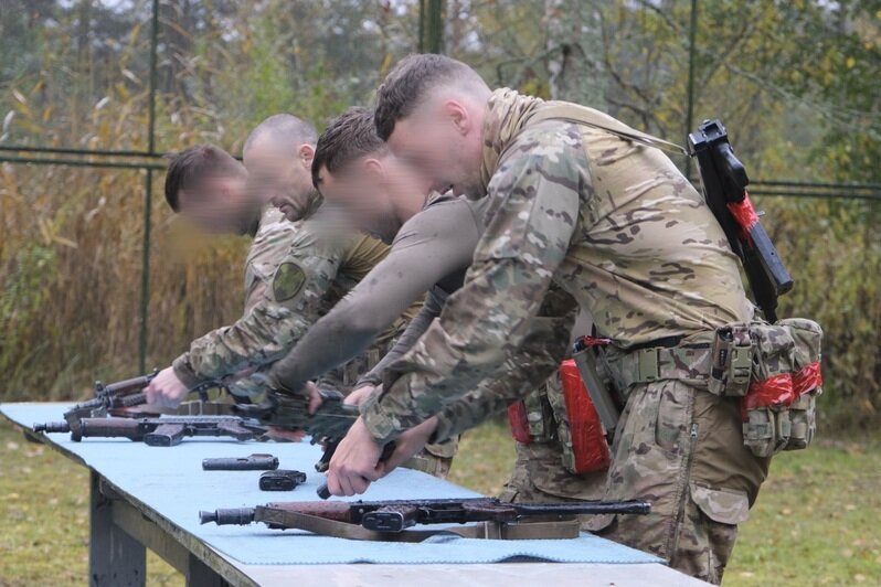 В Калининградской области спецподразделения выяснили, что из них «быстрее, выше, сильнее» (видео) - Новости Калининграда | Фото: пресс-служба Росгвардии В Калининградской области спецподразделения выяснили, что из них «быстрее, выше, сильнее» (видео) - Новости Калининграда | Фото: пресс-служба Росгвардии