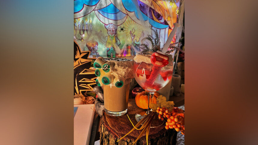 Два способа превратить любой напиток в жутко атмосферный хэллоуинский коктейль - Новости Калининграда | Фото: Ася Плейко Два способа превратить любой напиток в жутко атмосферный хэллоуинский коктейль - Новости Калининграда | Фото: Ася Плейко