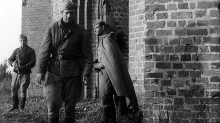 «На пути в Берлин». Кино, в котором калининградские хрущёвки играли немецкую столицу - Новости Калининграда | Кадр из фильма «На пути в Берлин»