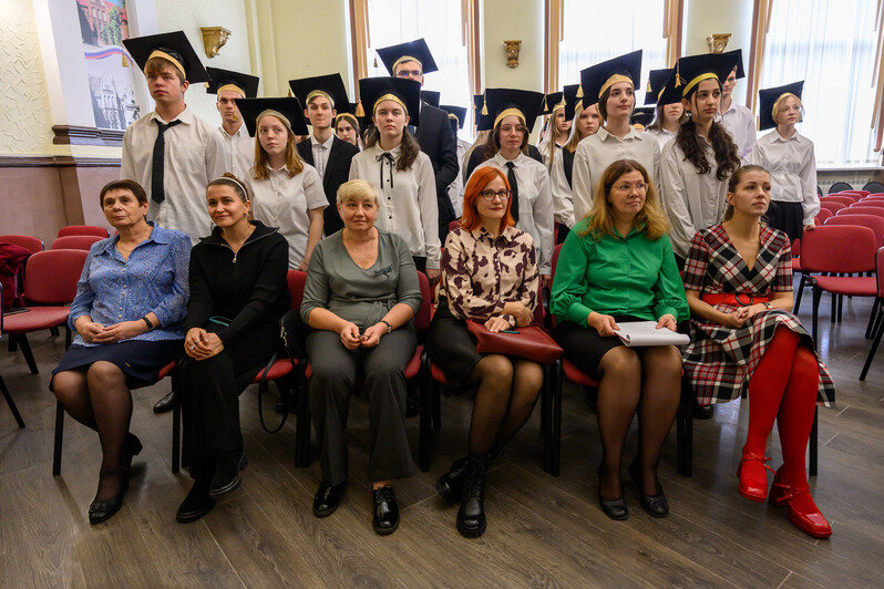 Посвящение в гимназисты. | Фото: Александр Мелехов Посвящение в гимназисты. | Фото: Александр Мелехов
