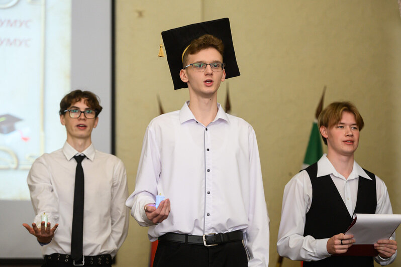 Посвящение в гимназисты. | Фото: Александр Мелехов Посвящение в гимназисты. | Фото: Александр Мелехов