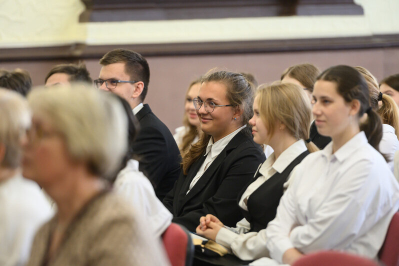 Посвящение в гимназисты. | Фото: Александр Мелехов Посвящение в гимназисты. | Фото: Александр Мелехов