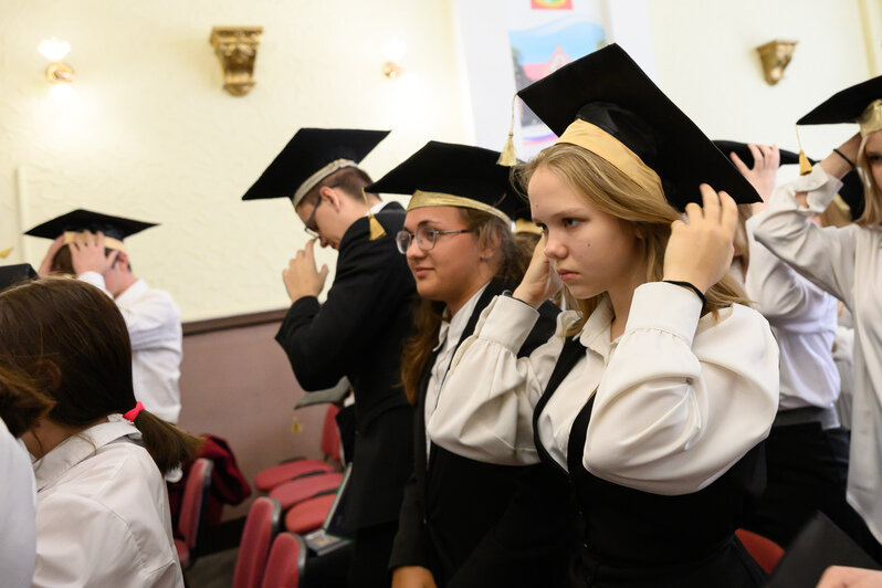 Посвящение в гимназисты. | Фото: Александр Мелехов Посвящение в гимназисты. | Фото: Александр Мелехов