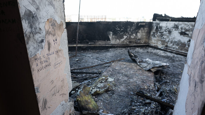 «У нас такие же люди, как везде»: жильцы дома со сгоревшим пентхаусом на Эпроновской — о грядущем капремонте - Новости Калининграда | Фото: Александр Подгорчук / архив «Клопс» «У нас такие же люди, как везде»: жильцы дома со сгоревшим пентхаусом на Эпроновской — о грядущем капремонте - Новости Калининграда | Фото: Александр Подгорчук / архив «Клопс»