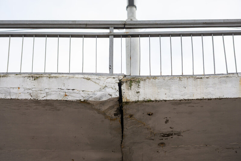 Состояние эстакады стремительно ухудшается   | Фото: Александр Мелехов