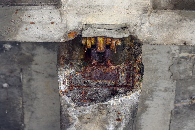 Состояние эстакады стремительно ухудшается   | Фото: Александр Мелехов