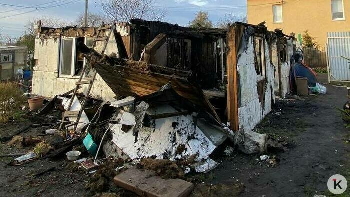 Вот так теперь выглядит дом, где они жили до пожара | Фото: Екатерина  Вот так теперь выглядит дом, где они жили до пожара | Фото: Екатерина