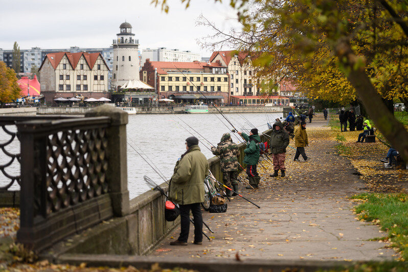 Осень в городе, где хочется гулять | Фото: Александр Мелехов