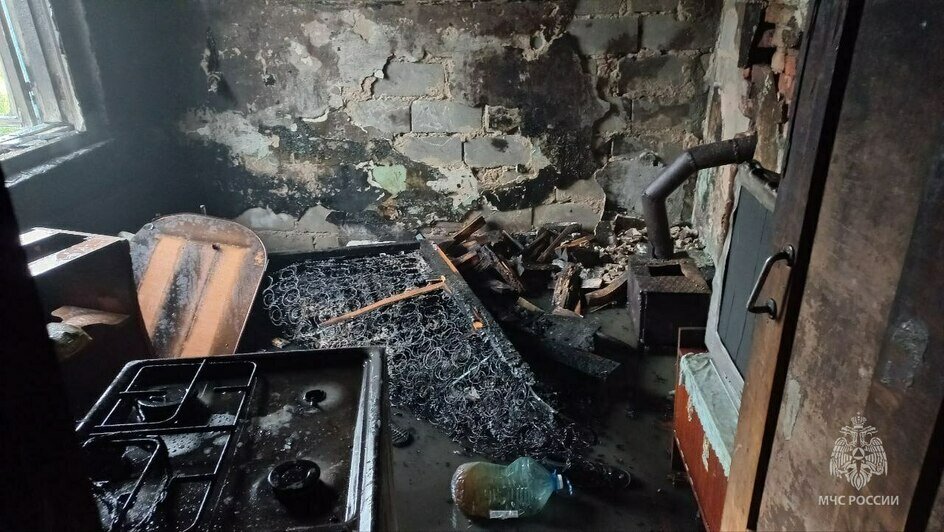 В посёлке Заречье в Гвардейском муниципальном округе загорелся жилой дом - Новости Калининграда | Фото: ГУ МЧС В посёлке Заречье в Гвардейском муниципальном округе загорелся жилой дом - Новости Калининграда | Фото: ГУ МЧС