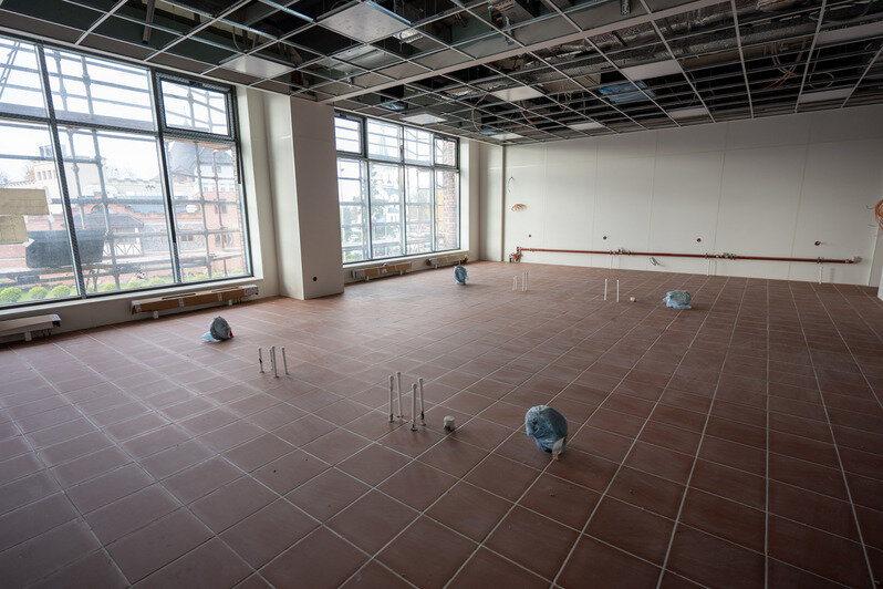 В общежитии кипят работы по оснащению мебелью, подключается отопление.  | Фото: Александр Мелехов В общежитии кипят работы по оснащению мебелью, подключается отопление.  | Фото: Александр Мелехов