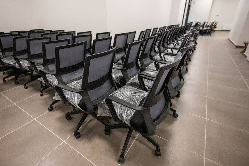 В общежитии кипят работы по оснащению мебелью, подключается отопление.  | Фото: Александр Мелехов В общежитии кипят работы по оснащению мебелью, подключается отопление.  | Фото: Александр Мелехов