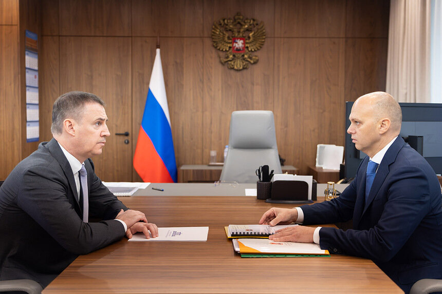 Рабочая встреча Алексея Беспрозванных с заместителем Председателя Правительства Российской Федерации Дмитрием Патрушевым. | Фото: пресс-служба Правительства Калининградской области Рабочая встреча Алексея Беспрозванных с заместителем Председателя Правительства Российской Федерации Дмитрием Патрушевым. | Фото: пресс-служба Правительства Калининградской области