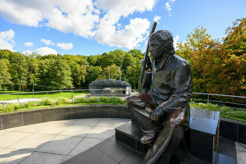 Летнюю сцену ремонтируют. Здесь проходит немало городских культурных событий	 | Фото: Александр Мелехов