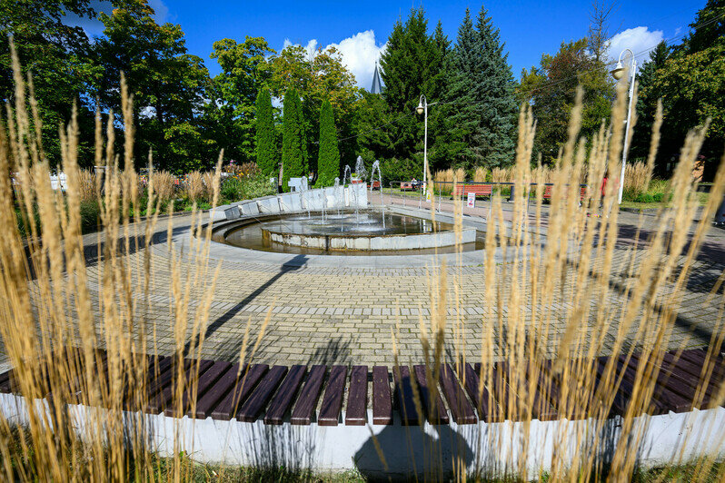 Летнюю сцену ремонтируют. Здесь проходит немало городских культурных событий	 | Фото: Александр Мелехов