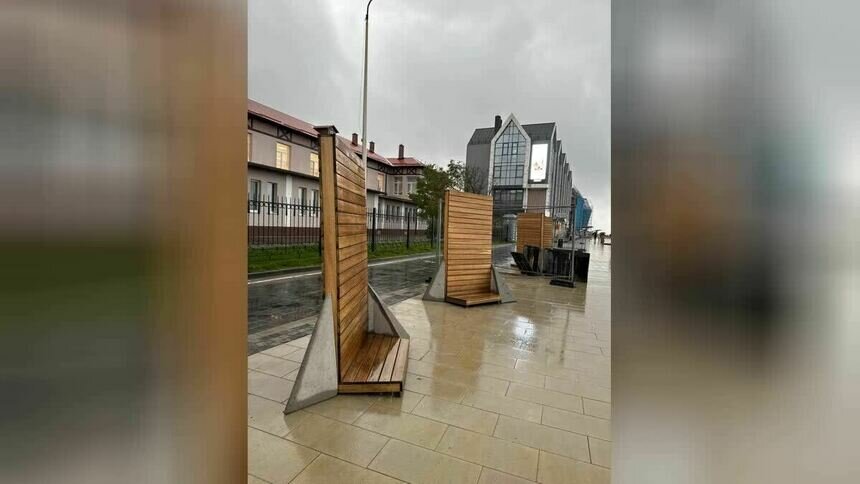 Главный архитектор Зеленоградска объяснил, куда исчезли вертикальные скамейки на променаде и вернутся ли обычные   - Новости Калининграда | Фото: «Клопс»