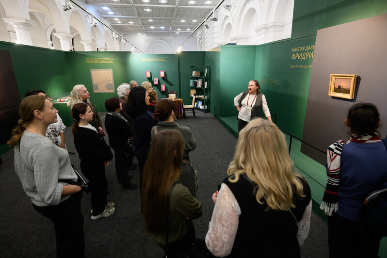 Окна в мир художника: как Михаил Матвеев покорил «Ночь искусств» | Фото: Александр Мелехов