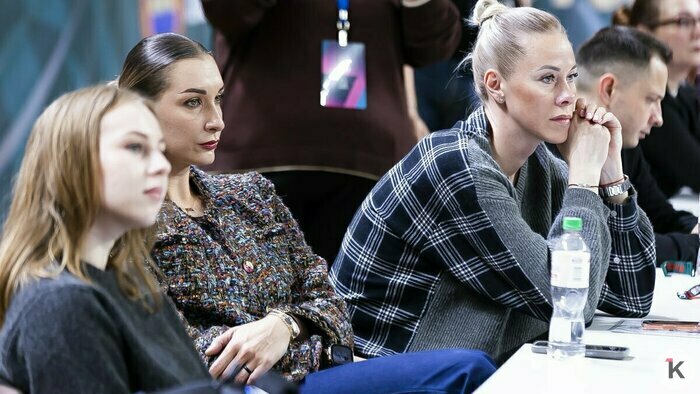 Ирина (посередине) на игре в Калининграде в качестве зрителя | Фото: Александр Подгорчук / «Клопс»