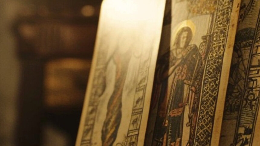 Раки получат подарок от партнёра, а к Девам обратятся с важным поручением. Таро-расклад на воскресенье, 9 ноября   - Новости Калининграда | Иллюстрация: Александр Скачко / «Клопс»