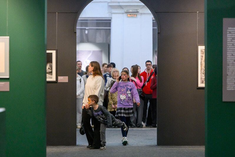 Окна в мир художника: как Михаил Матвеев покорил «Ночь искусств» | Фото: Александр Мелехов