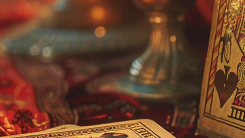 Весы ощутят себя привлекательными, а Рыбам захочется большего. Таро-расклад на пятницу, 7 ноября   - Новости Калининграда | Иллюстрация: Александр Скачко / «Клопс»