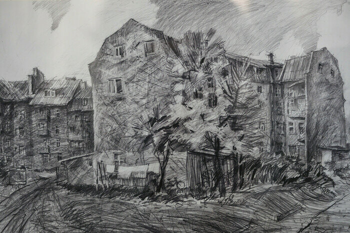 Старый дом — это как портрет очень древнего человека, одна из работ художника. | Фото: Александр Мелехов